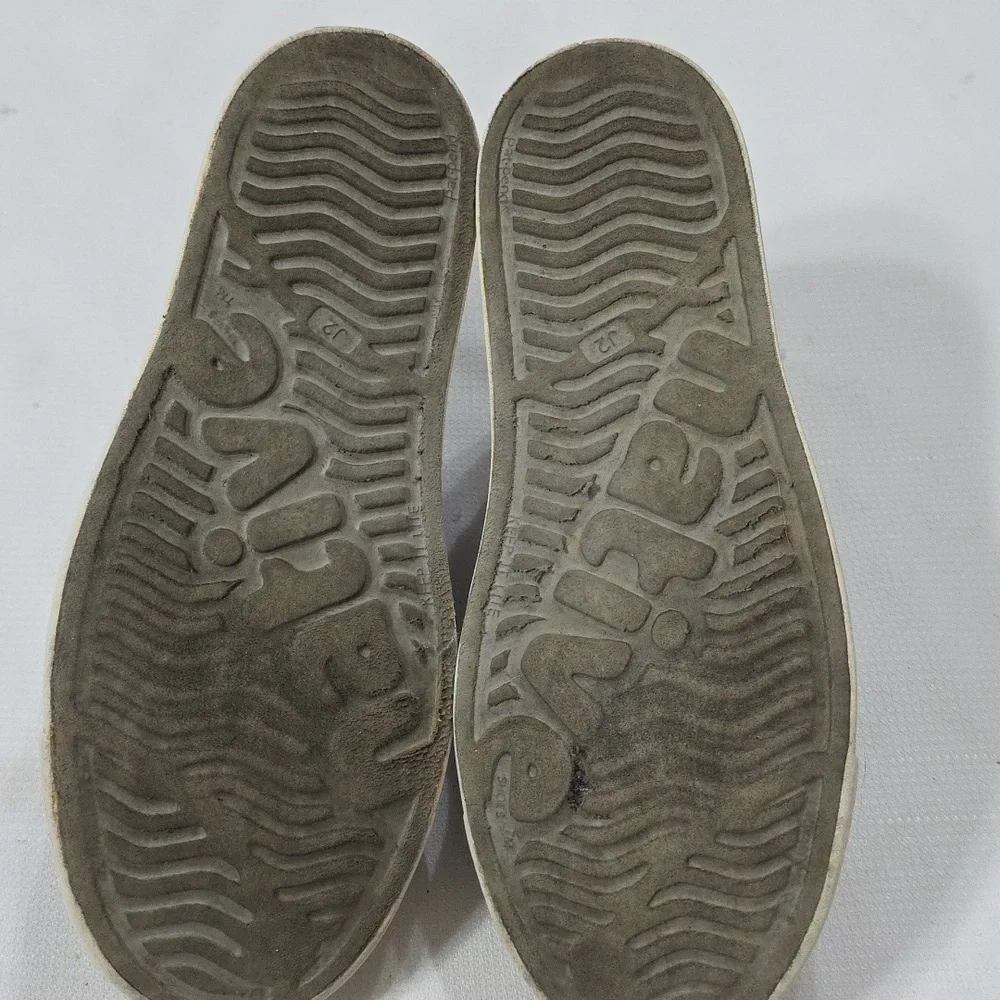Native Kids Gray Slip-On Shoes Waterproof Outdoors Beach Sz J2 GUC READ